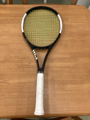 硬式テニスラケット　Wilson　Ｐrostaff 97CV　Ver12黒×白