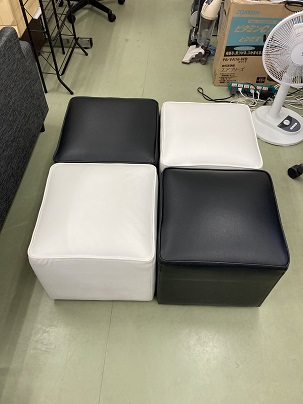 スツール サイコロ型 チェア 補助椅子 いす 角形 スクエア型白×黒